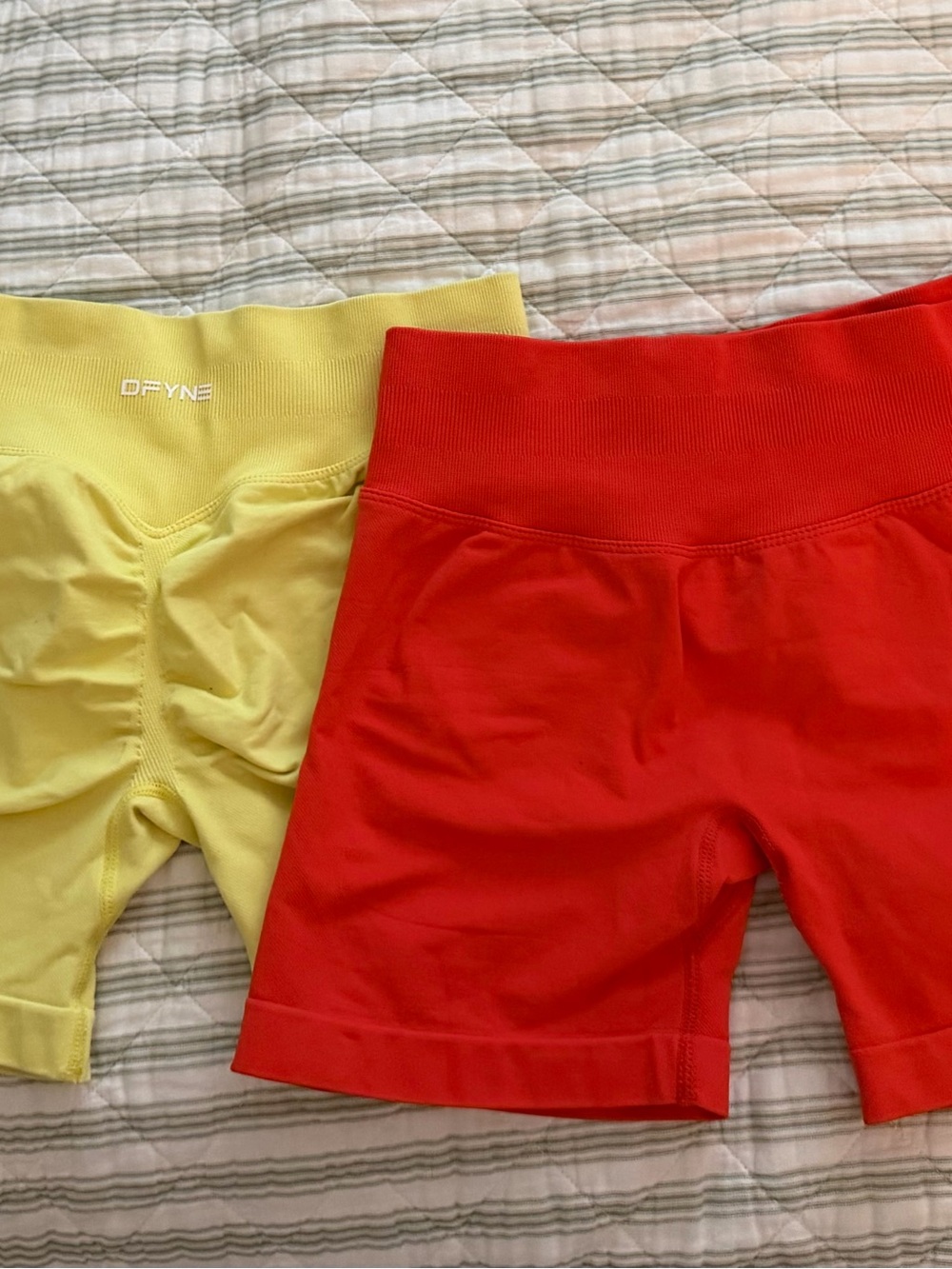 DFYNE shorts - yellow & orange